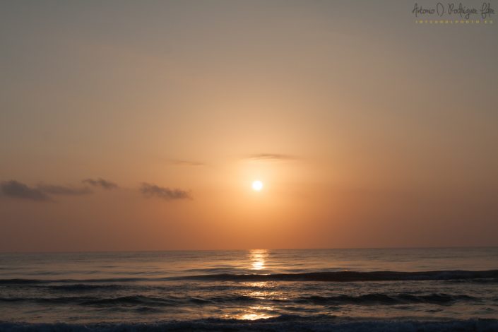 Amanecer en la playa del Perellonet