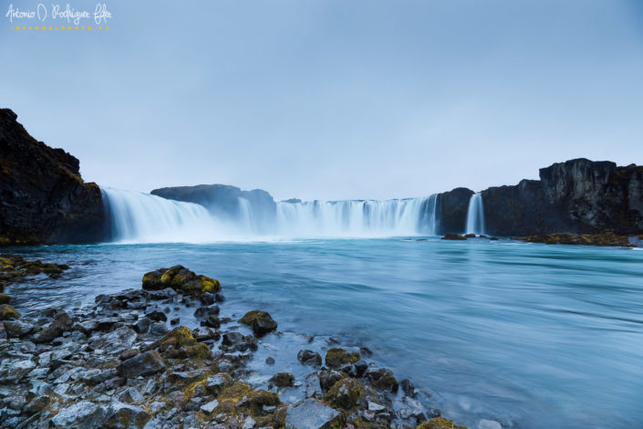 Cascada de Godafoss desde el pie