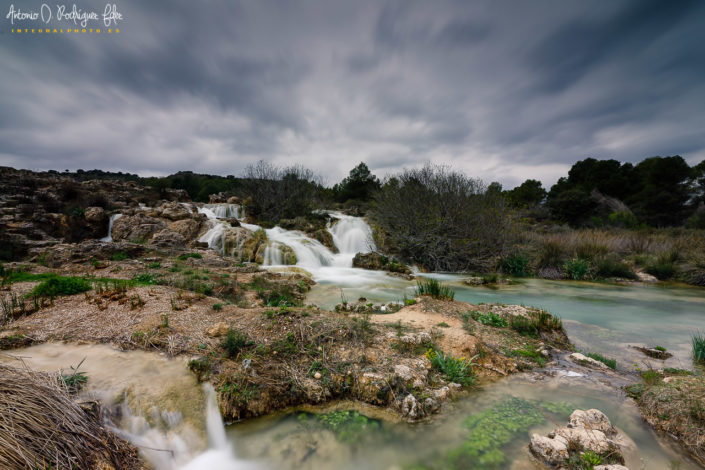 Cascadas de la lengua a la Laguna Salvadora en el Parque Natural de las Lagunas de Ruidea. Ciudad Real-Albacete